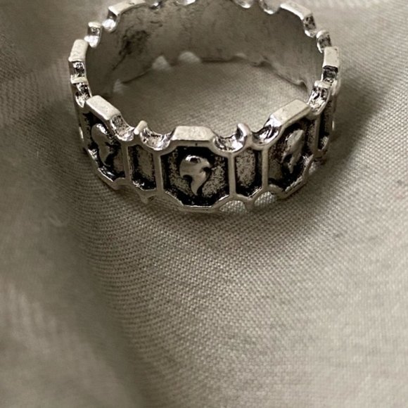 4 Bulky Rings Set - Picture 4 of 4